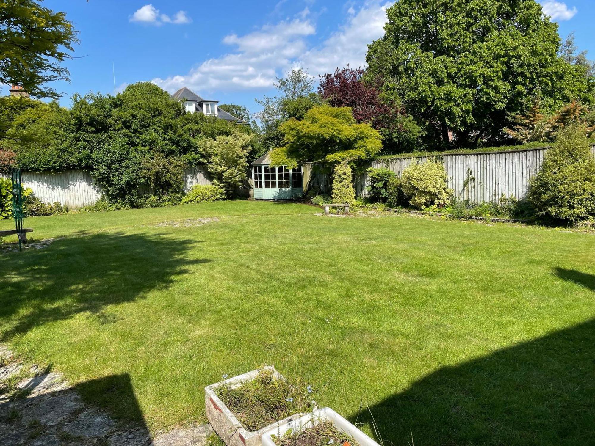 Charming Bournemouth House With Beautiful Spacious Gardens, 5 Min Drive To Beaches, Free Parking For 2-3 Cars Luaran gambar