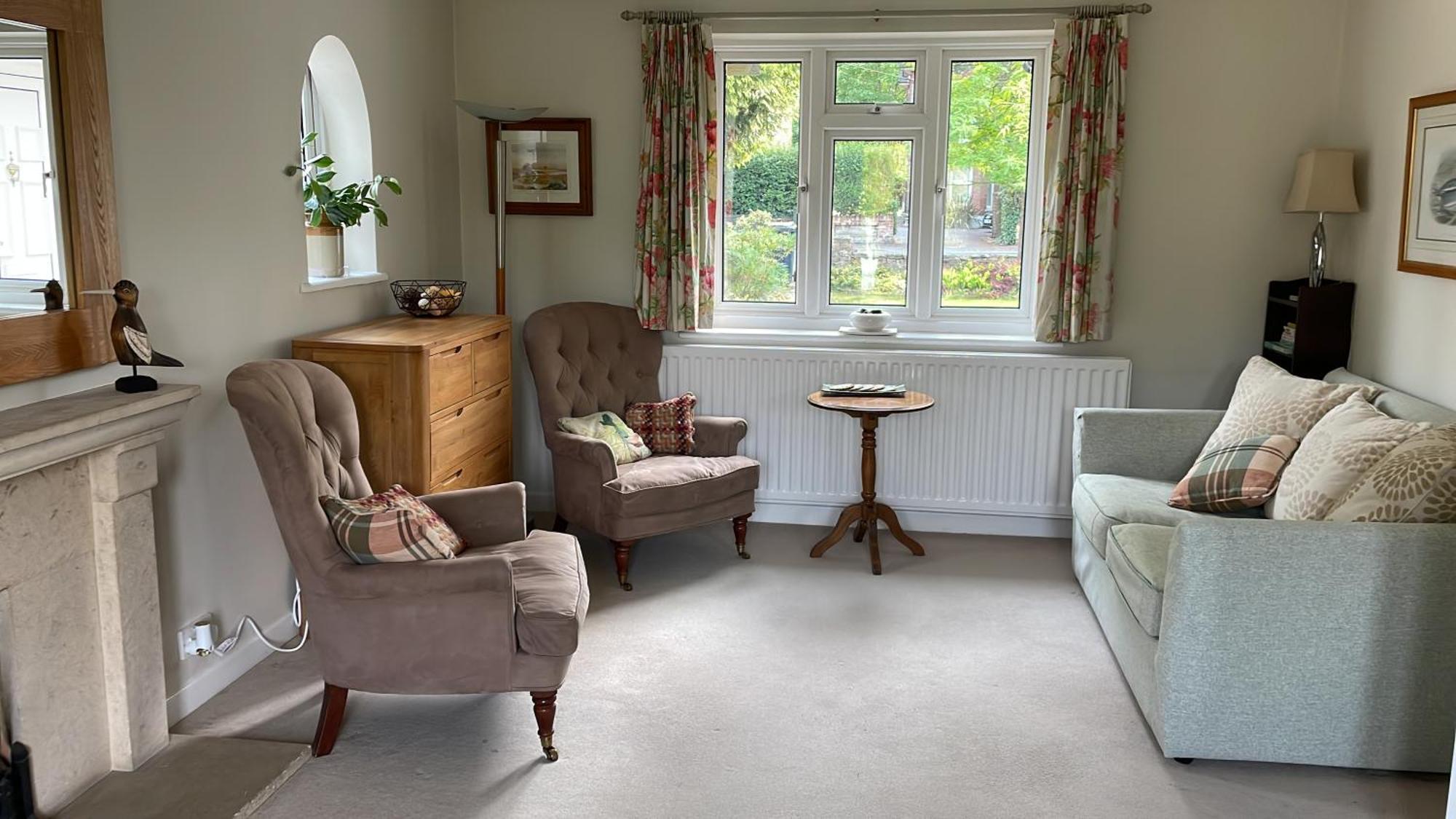 Charming Bournemouth House With Beautiful Spacious Gardens, 5 Min Drive To Beaches, Free Parking For 2-3 Cars Luaran gambar