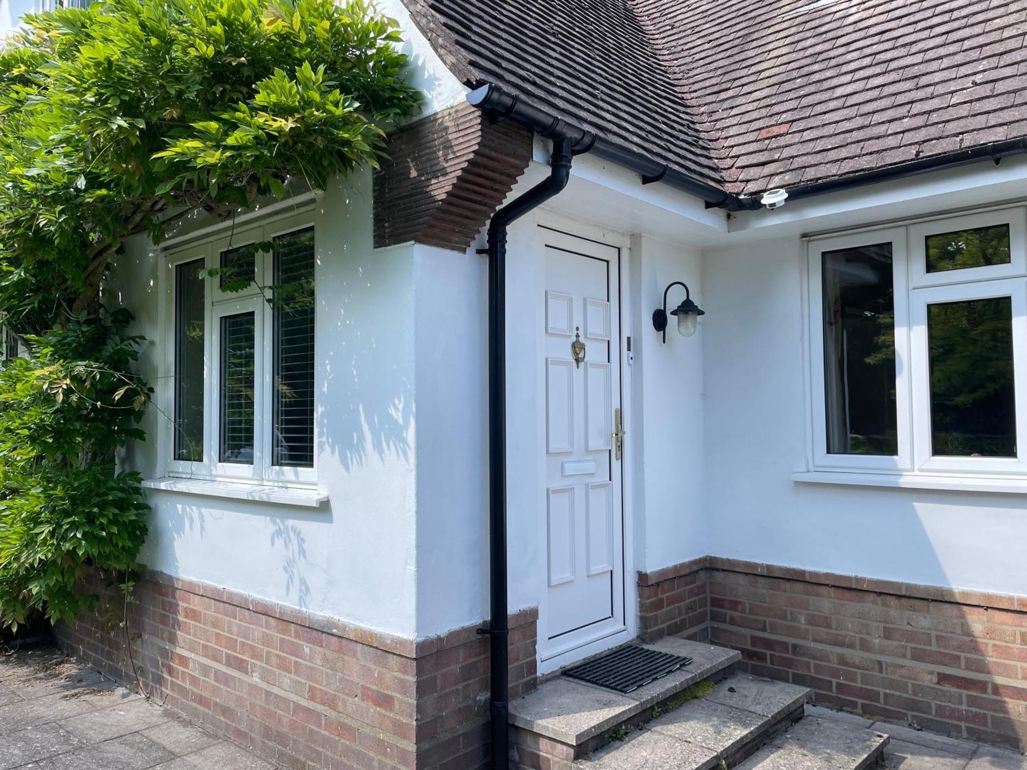 Charming Bournemouth House With Beautiful Spacious Gardens, 5 Min Drive To Beaches, Free Parking For 2-3 Cars Luaran gambar