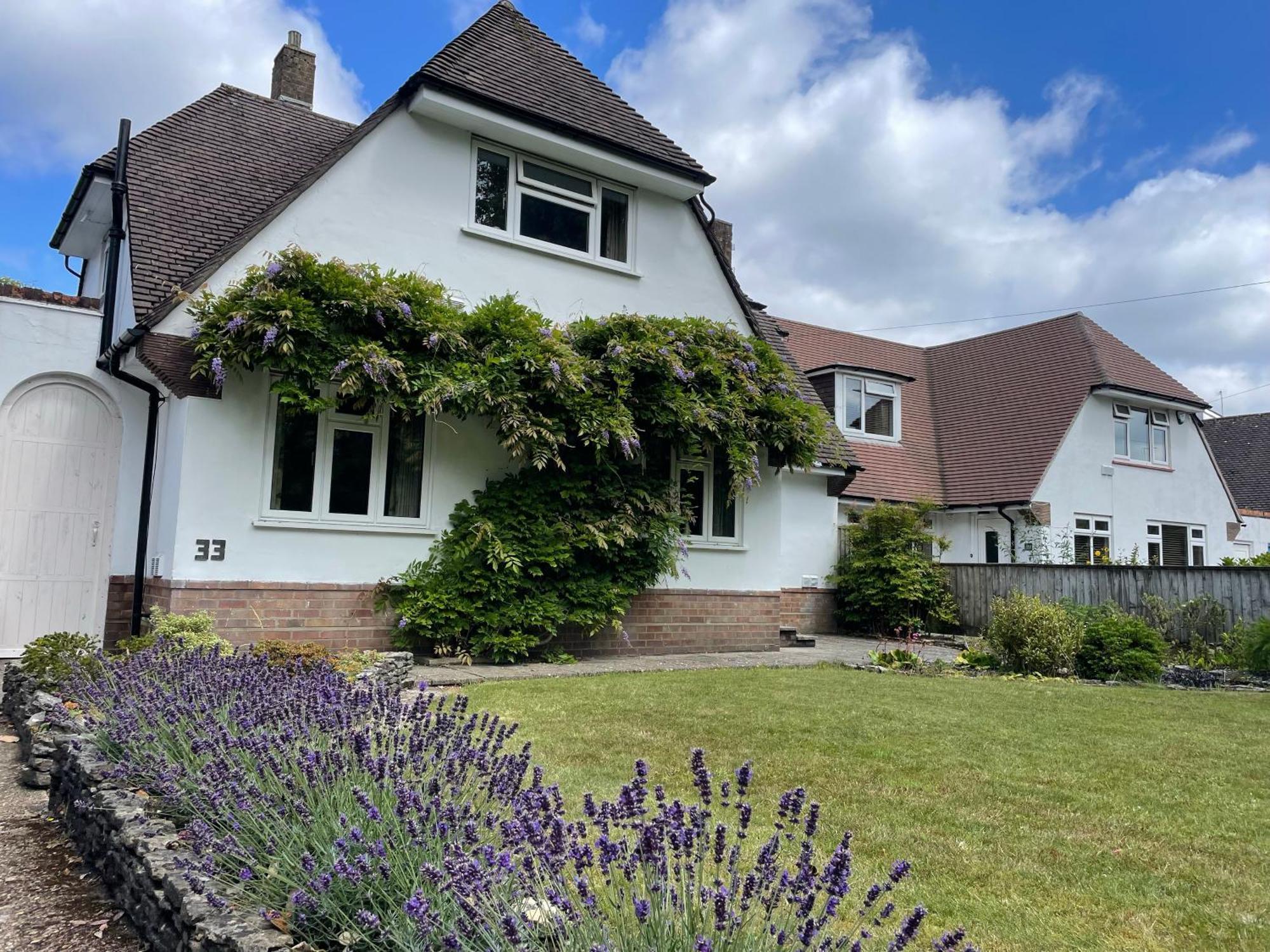 Charming Bournemouth House With Beautiful Spacious Gardens, 5 Min Drive To Beaches, Free Parking For 2-3 Cars Luaran gambar
