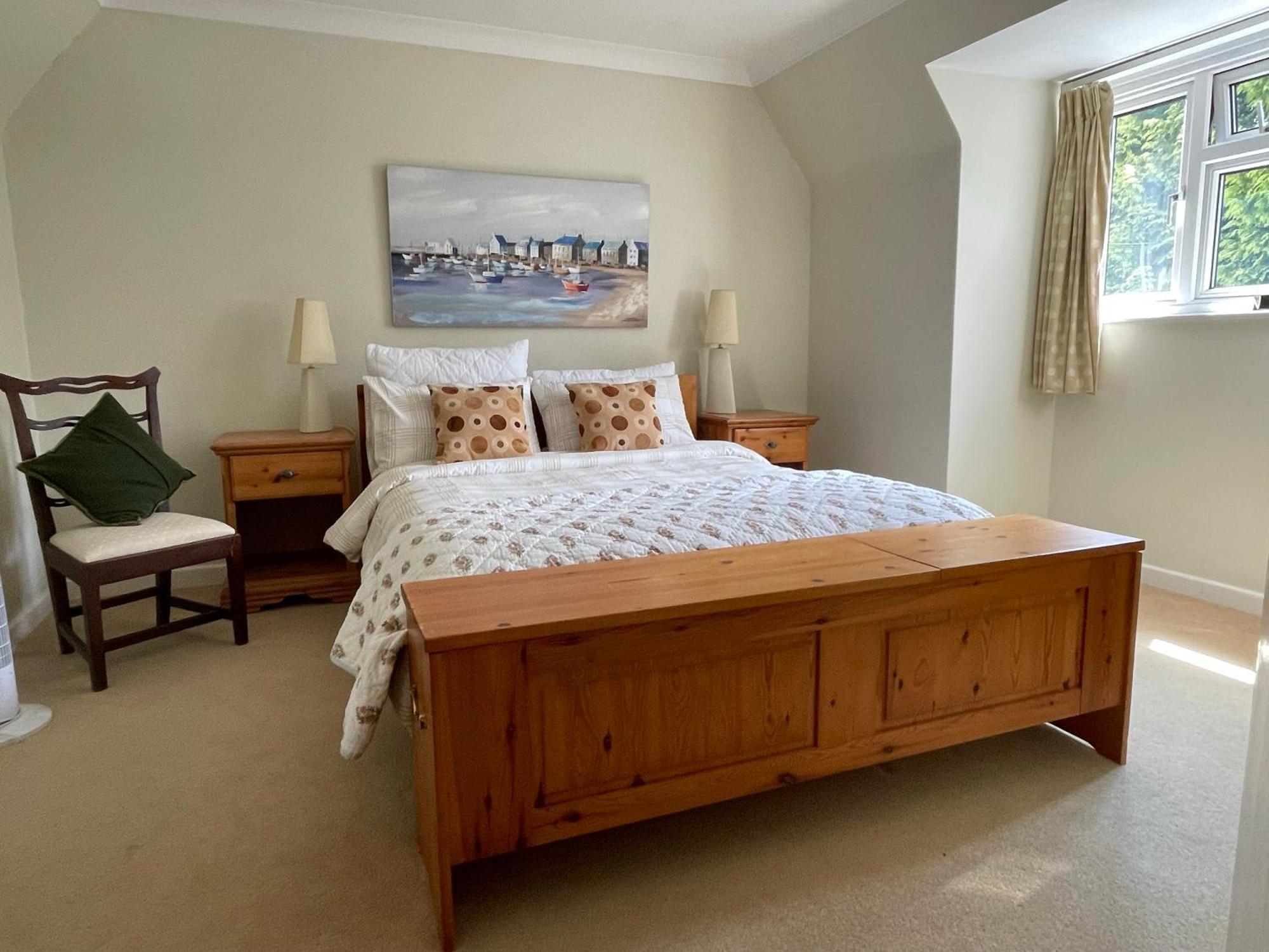 Charming Bournemouth House With Beautiful Spacious Gardens, 5 Min Drive To Beaches, Free Parking For 2-3 Cars Luaran gambar